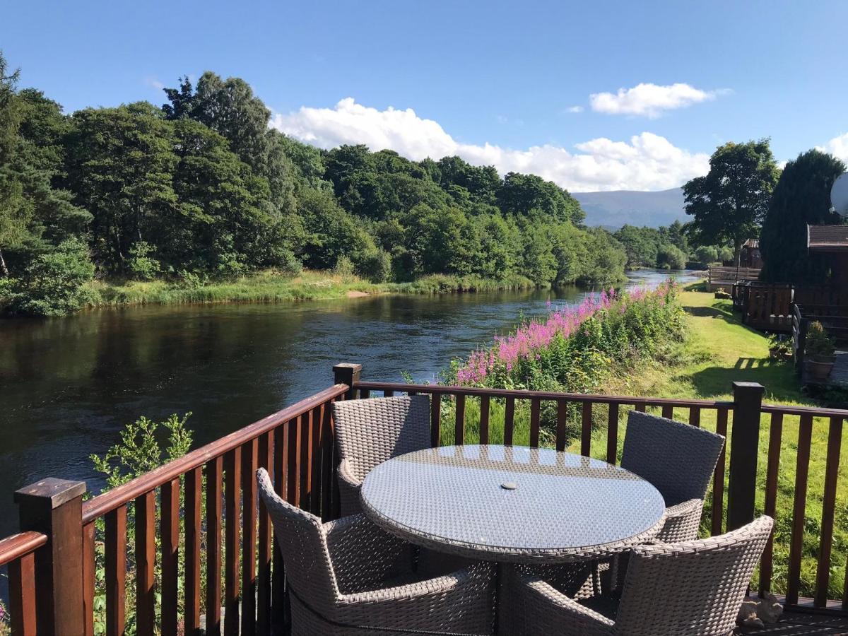 Riverbank Lodge アビーモア エクステリア 写真