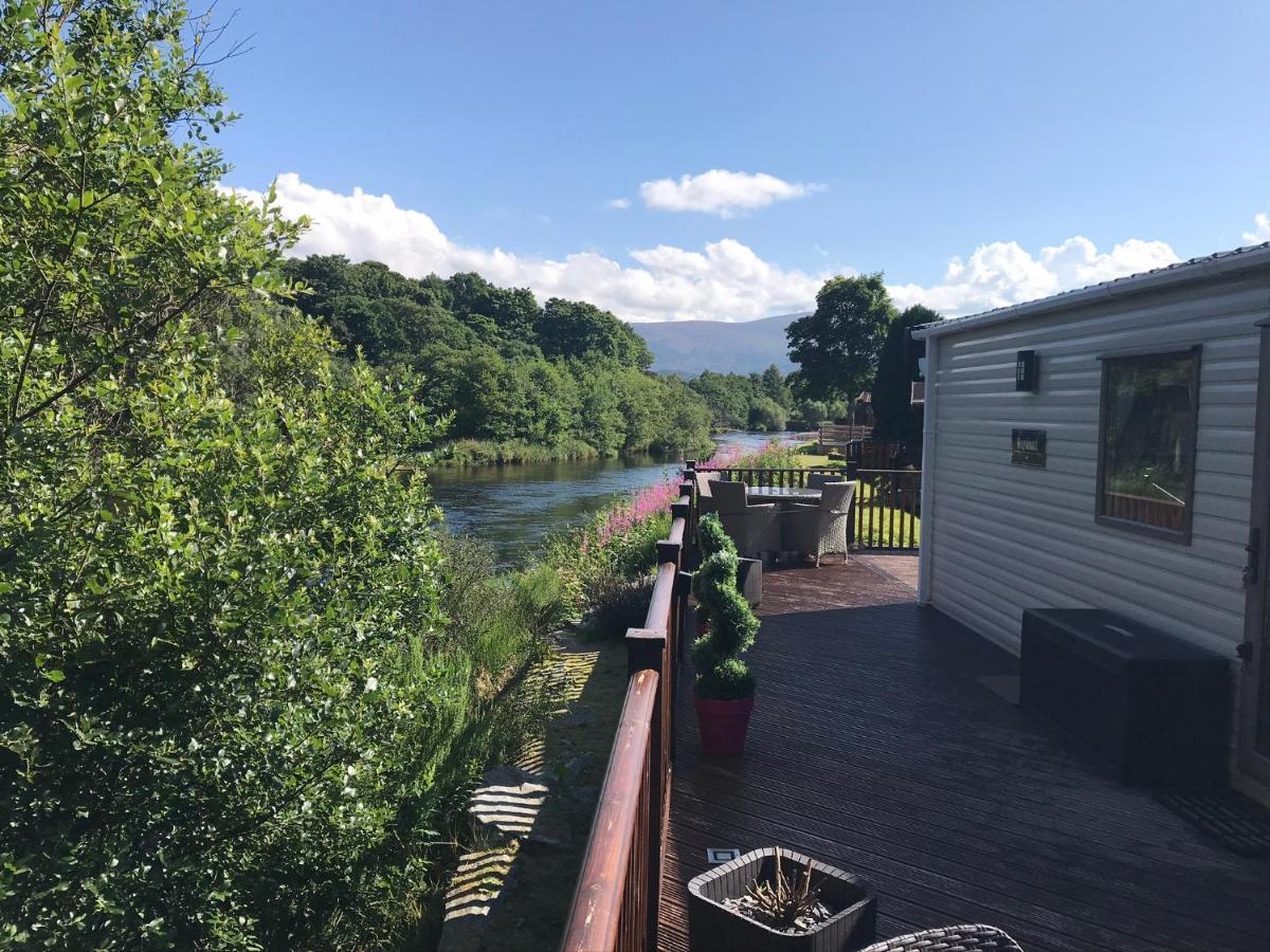Riverbank Lodge アビーモア エクステリア 写真