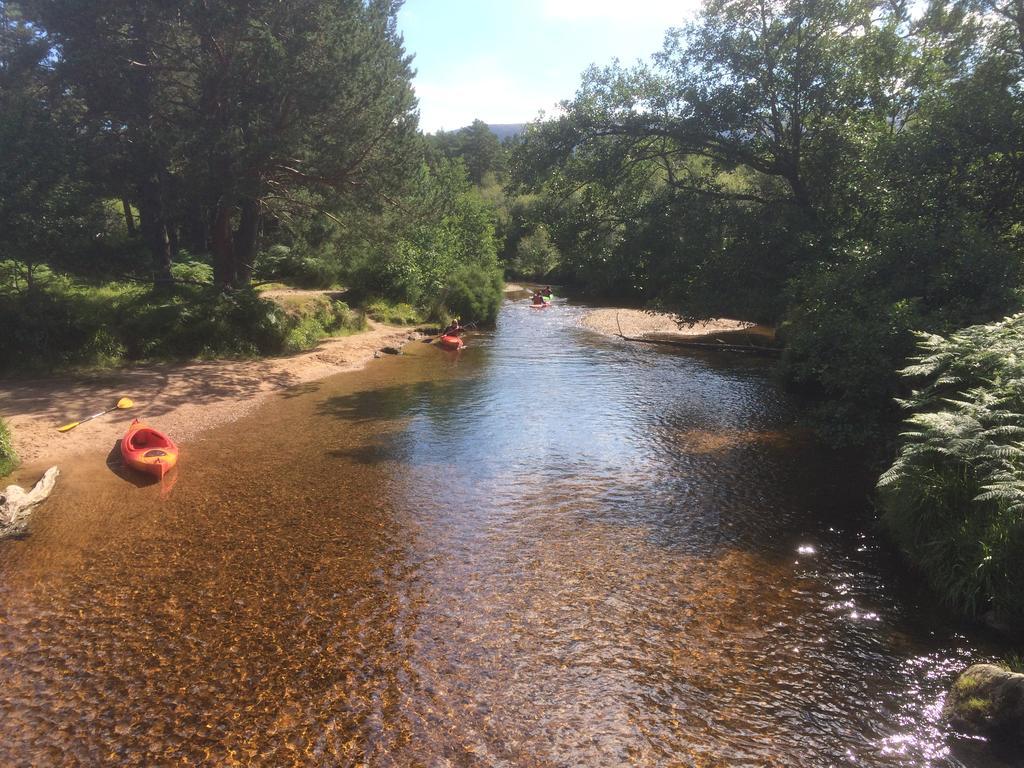 Riverbank Lodge アビーモア エクステリア 写真